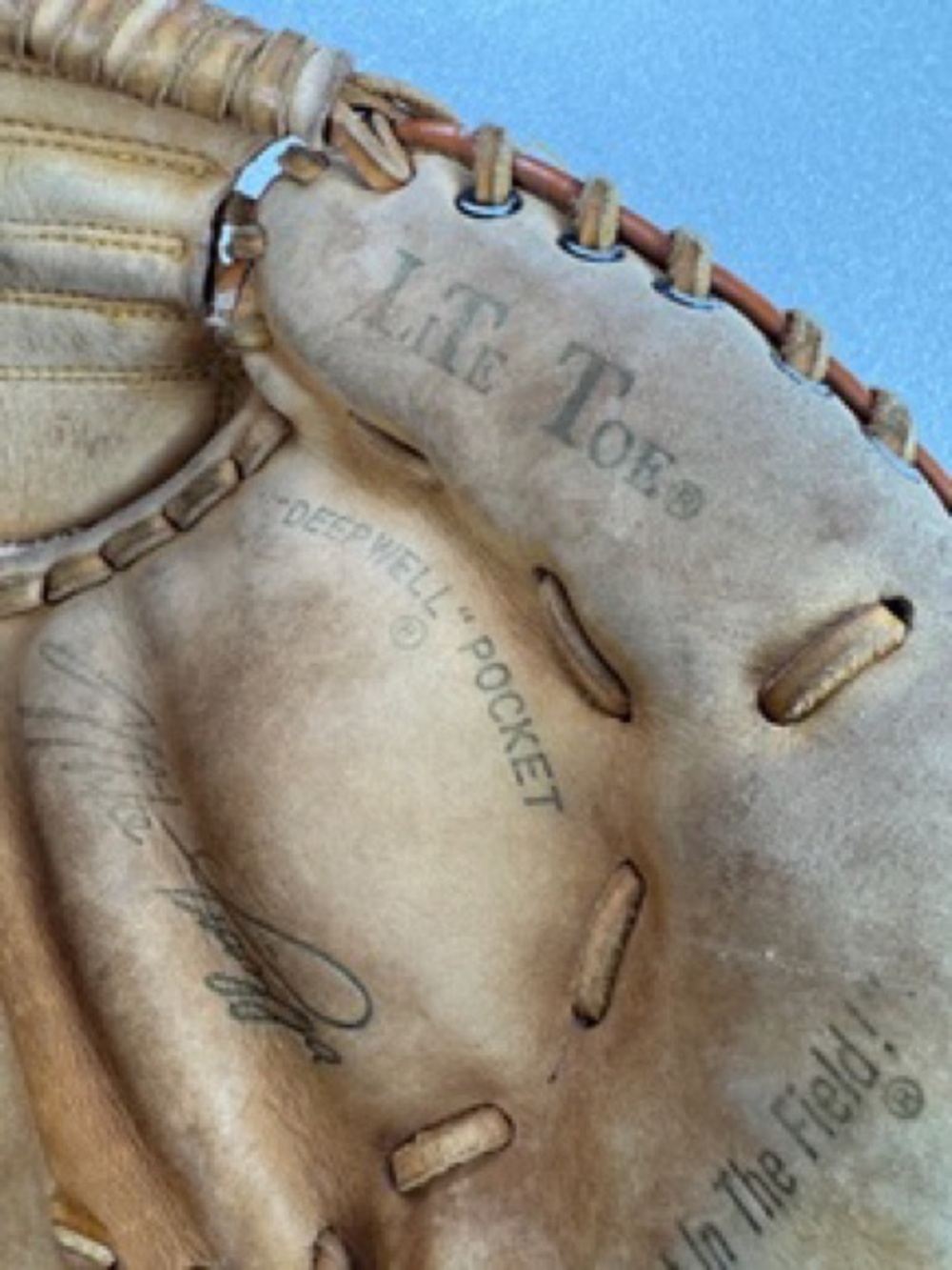 Rawlings Lite Toe RCM45 Youth Catcher’s Mitt Right Hand Throw RHT Mike Piazza - Picture 4 of 12